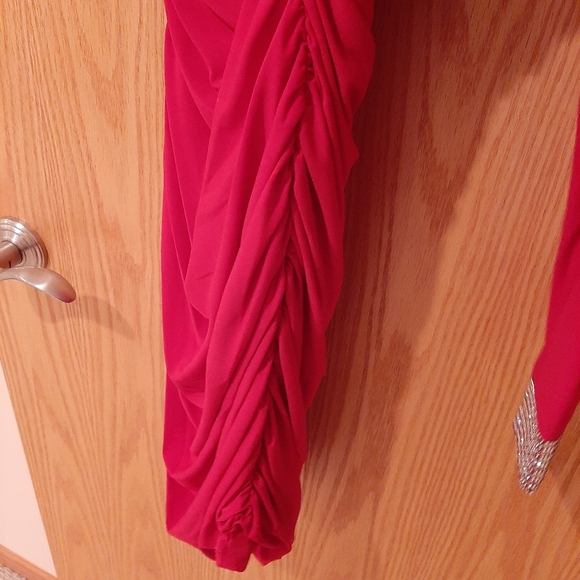 Studio City One-Shoulder Jewel Cuff Red Dress Size Large - Picture 13 of 15